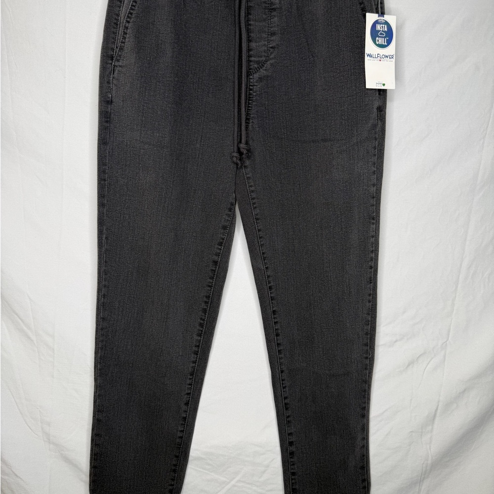 Wallflower Juniors Tomboy Fit Dark Gray Joggers